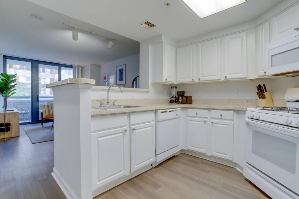 Sensational 1 Bedroom Condo At Ballston Place With Gym Arlington Exterior photo
